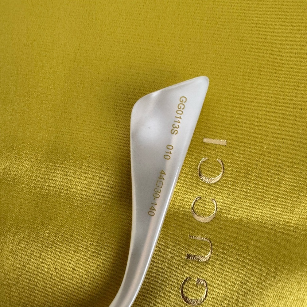 Gucci Oversized Gold and Brown Sunglasses with Tortoiseshell Frame - Picture 11 of 13